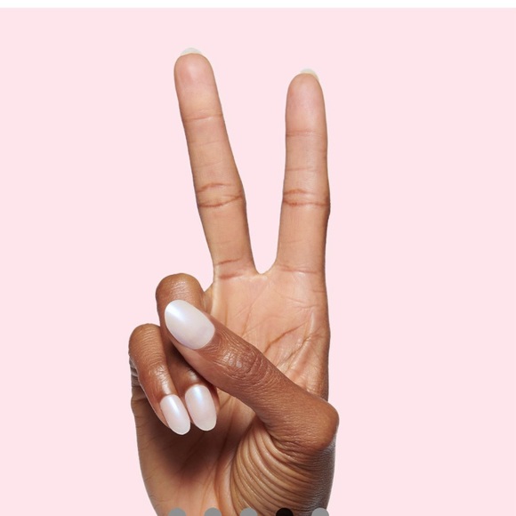 Olive & June Pink Goldfish Instant Mani NWT | Medium Length Press-On Perfection - Picture 2 of 3